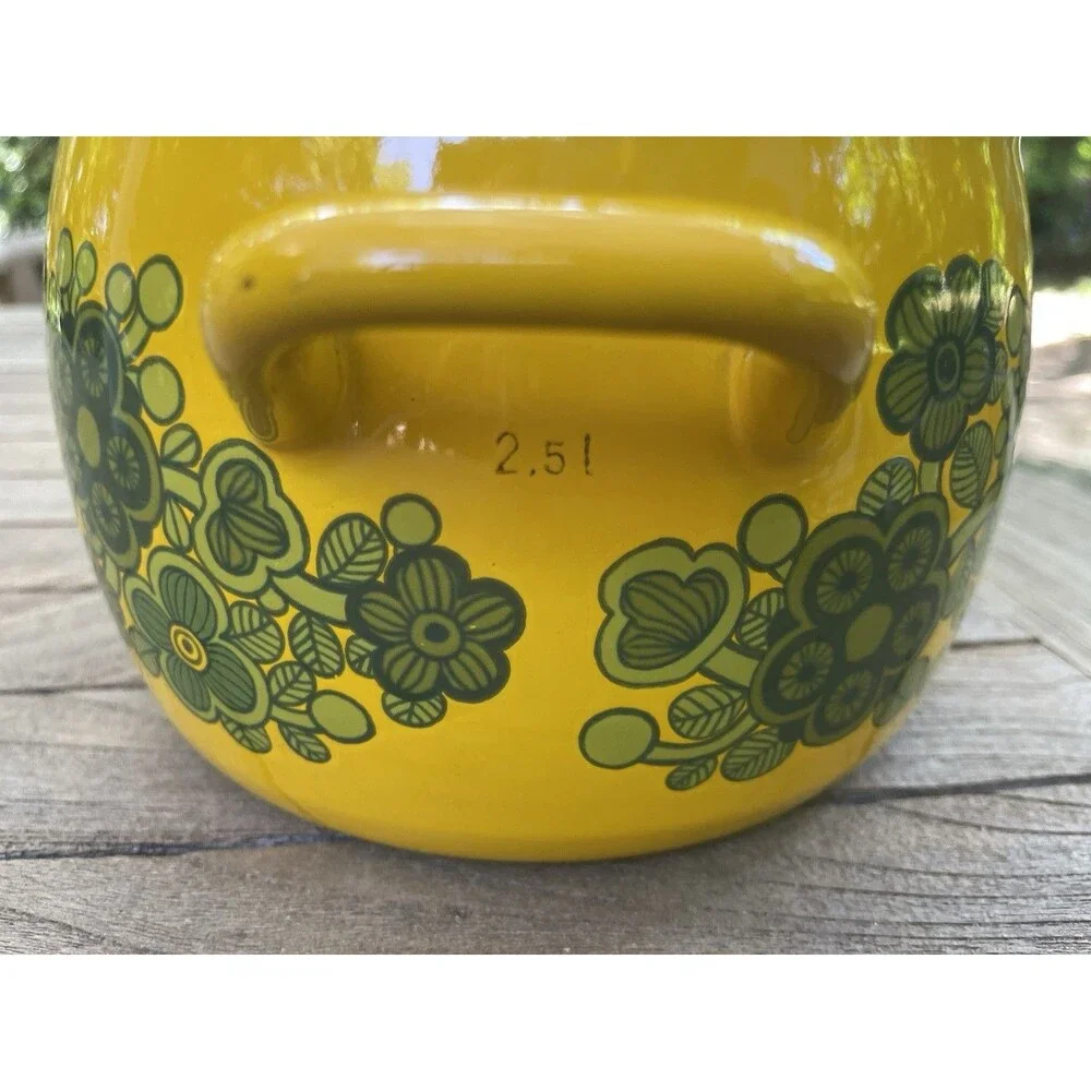 Vintage Arabia Finel Kalas Primavera Enamel Casserole Pot with Lid Yellow Green